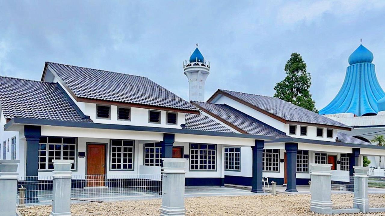 Nazza Homestay Besut With Pool Near Jetty To Perhentian Kampung Raja Buitenkant foto